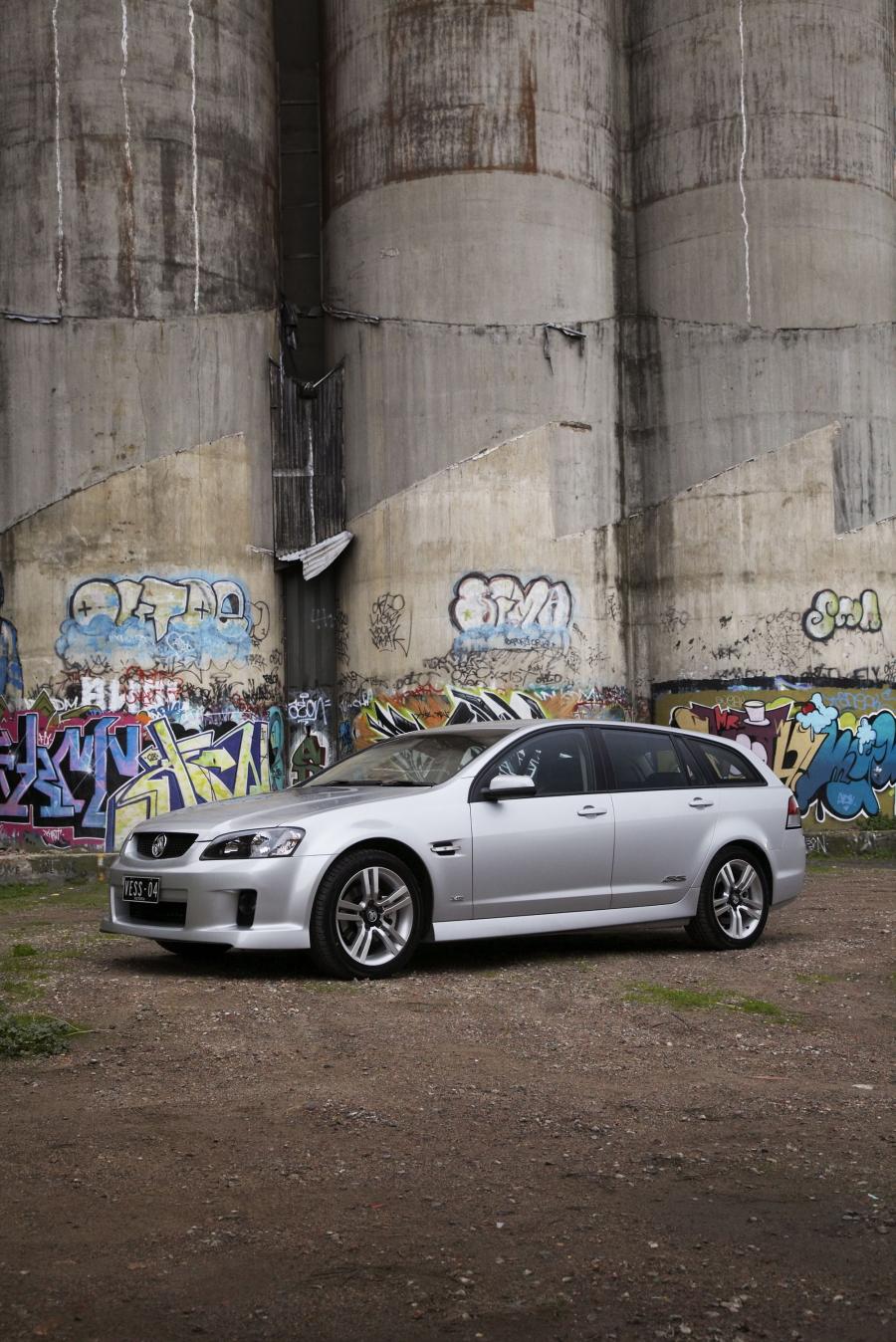  Holden Commodore VE SS Sportwagon 2008 года  (фото 18 из 38)